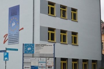 Ärger um Firmenkauf - Das Business and Innovation Center mit seinen Standorten an der Lessingstraße in Zwickau (Foto) sowie in Stenn kann mehrheitlich an die Stadt übergehen. 