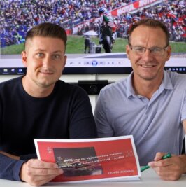 Ärger um ungültige Sachsenring-Tickets - Die Geschäftsführer der Sachsenring Event GmbH Lutz Oeser (rechts) und Robert Dorn bereiten bereits den Moto-GP für das kommende Jahr vor. 