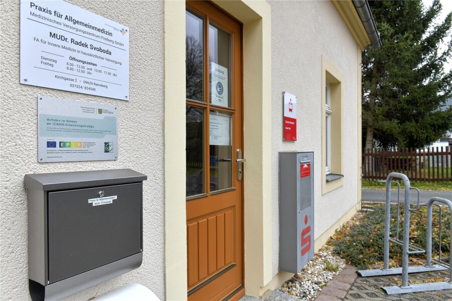 Ärztin bewirbt sich um Praxis in Reinsberg - Die Arztpraxis in den ehemaligen Räumen der Sparkasse am Reinsberger Rathaus ist seit Monaten verwaist.