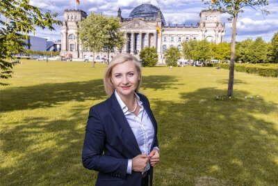 AfD-Bundestagsabgeordnete tourt durch Mittelsachsen - Die mittelsächsische AfD-Bundestagsabgeordnete Carolin Bachmann ist in diesen Tagen nicht in Berlin, sondern im Wahlkreis präsent.