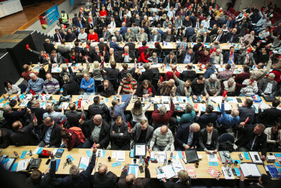 AfD-Chef nennt 30 Prozent als Ziel bei der Landtagswahl 2019 - Delegierte stimmen auf dem AfD-Landesparteitag in Hoyerswerda ab.