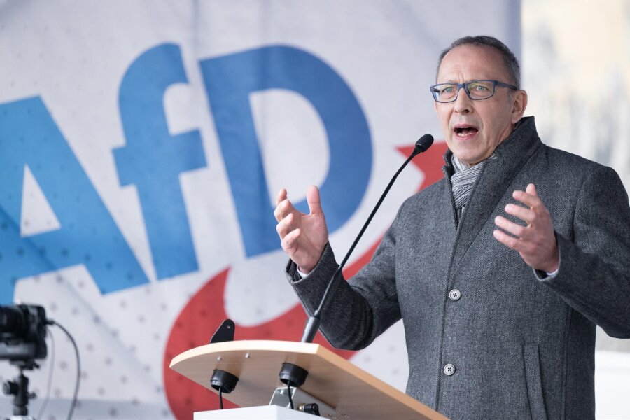 AfD-Kundgebung am Sonntag in Freiberg - AfD-Landeschef Jörg Urban – hier bei einer Rede in Dresden – wird am Sonntag in Freiberg erwartet.