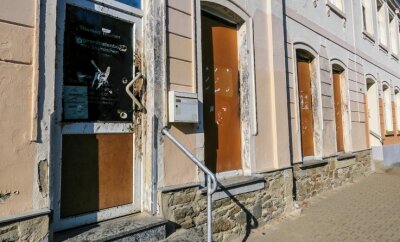 AfD repariert demoliertes Abgeordneten-Büro - Das AfD-Bürgerbüro in Schwarzenberg sah lange Zeit so aus. Das soll sich ändern. 