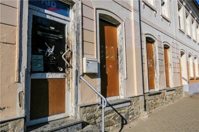 AfD repariert demoliertes Schwarzenberger Büro - Das AfD-Bürgerbüro in Schwarzenberg sah lange Zeit so aus. Das soll sich ändern. 