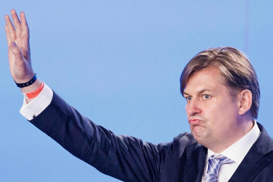 AfD-Spitzenkandidat zur Europawahl: Rechter Sachse will die EU zerstören - Sagt tschüs zur EU: Maximilian Krah aus Dresden, der AfD-Spitzenkandidat zur Europawahl 2024.