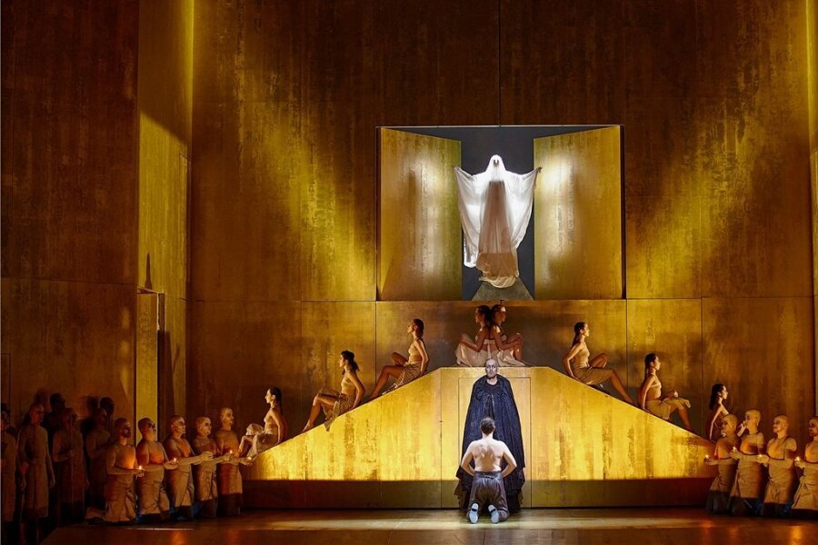 Aida an der Semperoper: Klappe zu, Oper tot - Szene aus der Aida-Inszenierung an der Semperoper. 
