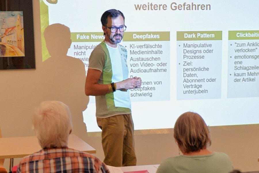 Lutz Schäfer erläuterte im KursGefahren im Umgang mit digitalen Medien. 