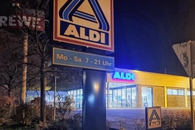 Aldi schließt ab 1. November früher: Dieser Markt in Chemnitz ist betroffen - Nur der Aldi auf dem Kaßberg in Chemnitz ist von den früheren Schließungen betroffen. Statt bis 21 Uhr ist der Markt auf der Waldenburger Straße ab 1. November schon ab 20 Uhr geschlossen. 