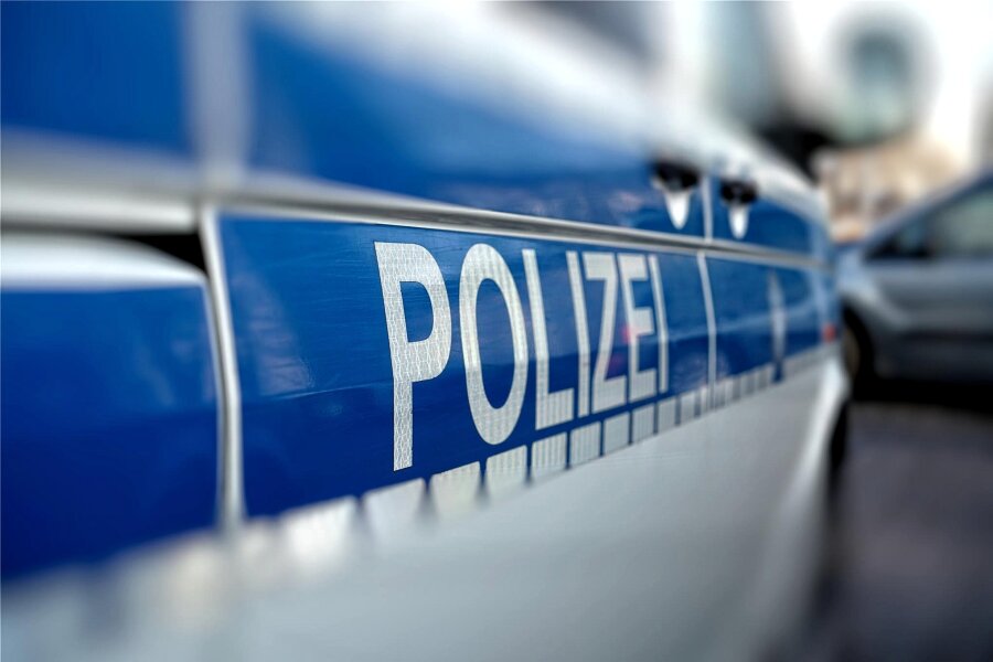 Alkoholisiert bei Frankenau im Straßengraben gelandet - Die Polizei ermittelt zu einem Unfall am Heiligabend bei Frankenau.