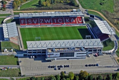 Alois-Glaubitz-Stadion Zwickau statt GGZ-Arena? Was die Fans sich wünschen und was möglich ist - Die GGZ-Arena Zwickau aus der Vogelperspektive. Für einen Spieltag soll das „Schwanennest“ in Alois-Glaubitz-Stadion umbenannt werden, um die verstorbene Fußball-Ikone zu ehren.