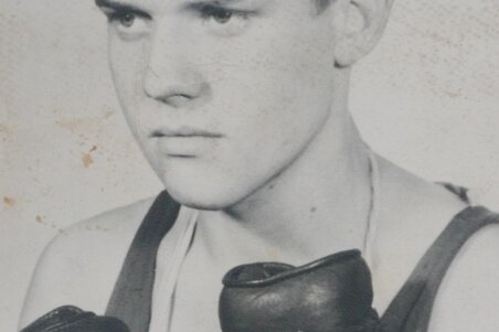 Als Boxer hat er fast 100 Kämpfe absolviert - Ein Foto des jugendlichen Boxers Heinz Klinger, der im Alter von 17 Jahren erstmals Bezirksmeister geworden ist. 
