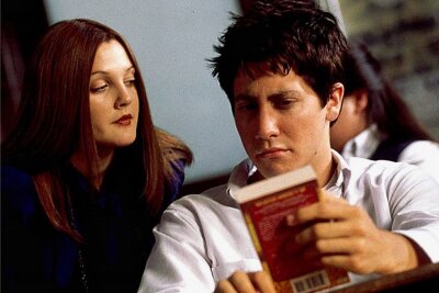 Als der Irre die Welt geraderückte - Nachrichten von der Kellertür: Drew Barrymore als Lehrerin Karen Pomeroy und Jake Gyllenhaal als ihr verstrahlter Schüler in "Donnie Darko". 