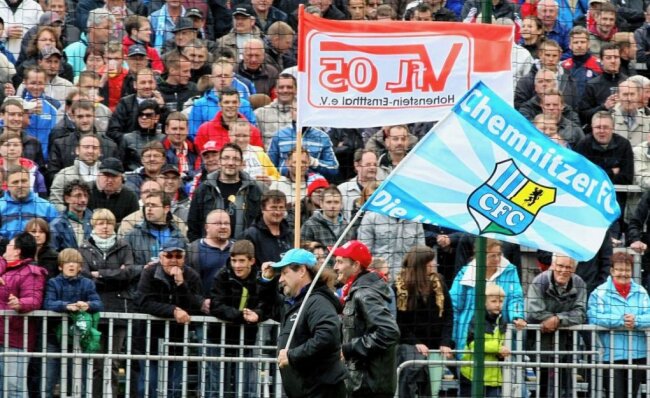Als der Pfaffenberg noch Massen anzog - Ausverkauft hieß es im Mai 2012 auf dem Pfaffenberg. 4500 Zuschauer verfolgten das Finale im Fußball-Sachsenpokal zwischen Gastgeber VfL 05 Hohenstein-Ernstthal und dem Chemnitzer FC. 