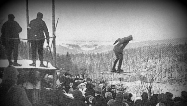 Schöneck 1912: Skispringen auf der Schanze im Görnitztal im Rahmen der Meisterschaften des Kreises Westerzgebirge. 