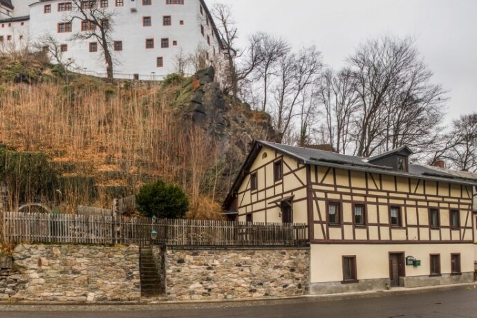 Alt-Schwarzenberg wird neu aufpoliert - Die Gaststätte "Alt-Schwarzenberg" soll im nächsten Jahr wieder öffnen. Bis dahin wird das Gebäude vom Keller bis zum Dach erneuert.