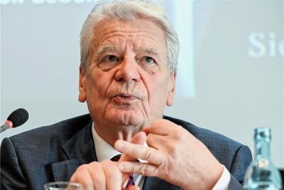 Altbundespräsident Gauck kommt nach Chemnitz - Joachim Gauck, hier bei einem Auftritt auf der Buchmesse Leipzig, besucht am 17. Juni Chemnitz. 