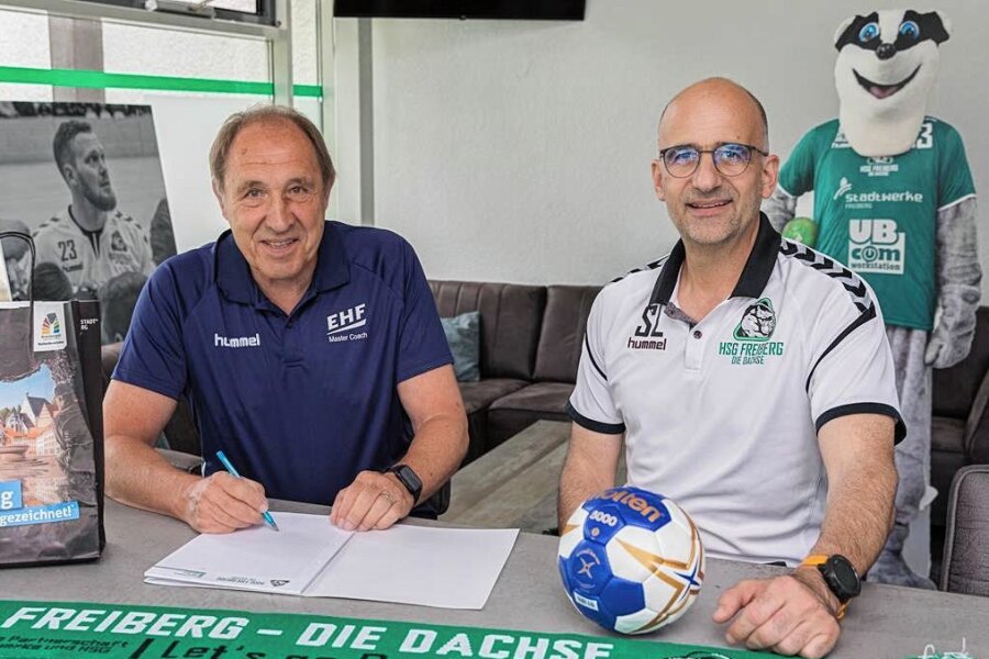 Alter Fuchs für junge HSG-Dachse - Trainersuche erfolgreich beendet: HSG-Geschäftsführer Stefan Lange (r.) hat mit Friedrich Zenk einen neuen Cheftrainer gefunden. Der 73-Jährige, der zuletzt in der 2. Liga Österreichs arbeitete, unterschrieb für ein Jahr beim Mitteldeutschen Oberligisten. 