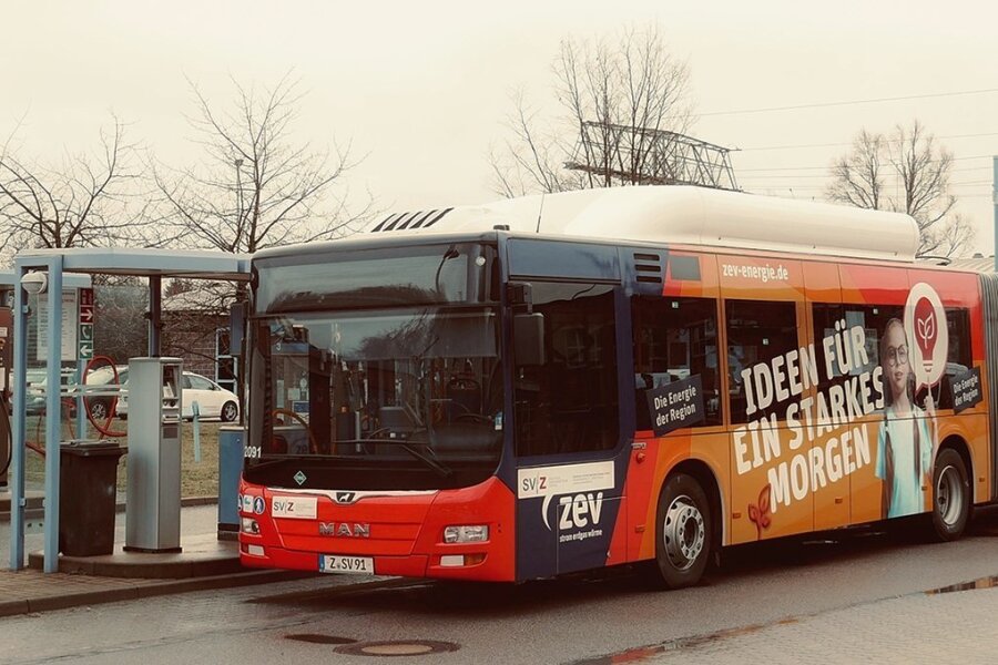 Alternativer Antrieb: Wer Gas gibt, spart Spritkosten - Die Busse der Städtischen Verkehrsbetriebe Zwickau sind fast ausschließlich mit Biomethan auf Tour - 1,5 Millionen Kilometer im Jahr. 