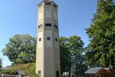 Altes Fachwerk, saniertes Rathaus und Wasserturm laden ein - Der Wasserturm Rebesgrün gehört zu den am Sonntag geöffneten Denkmalen.