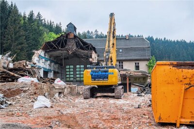 Altes Sägewerk in Blauenthal wird abgerissen - Von den Hauptgebäuden des ehemaligen Sägewerkes in Blauenthal steht schon nicht mehr viel. 