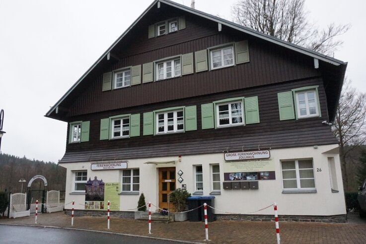 Im ehemaligen Zollhaus an der Ascher Straße in Bad Elster werden ab April wieder Speisen und Getränke angeboten.