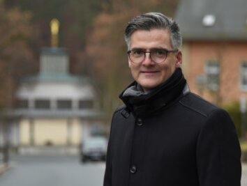 "Am Anfang erschrickt man noch, Herr Bürgermeister zu sein" - Olaf Schlott will weiter Bürgermeister von Bad Elster bleiben. 
