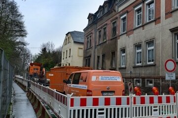Seit Montag ist die Burgstädter Straße in Mittweida gesperrt. Hier muss ein einsturzgefährdetes Haus abgerissen werden. 