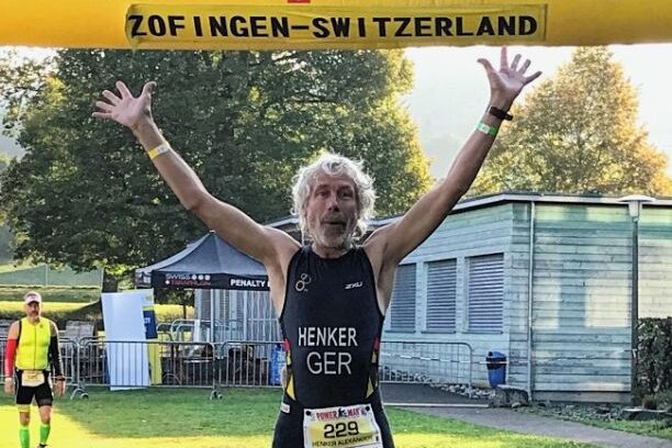 Am Gipfel - Bei der Duathlon-WM, dem härtesten Lauf-Rad-Wettkampf der Welt, hat Alexander Henker in der Schweiz den Titel geholt.