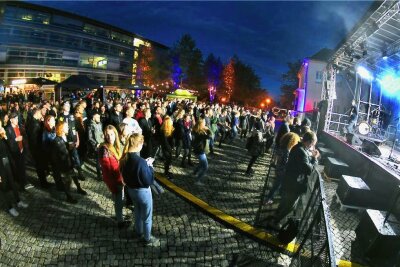 Am Mittwoch wird es laut: Kostenlose Konzerte an der Hochschule Mittweida - Auf dem Campus der Hochschule Mittweida steigt am Mittwoch wieder das House-on-the-Hill-Festival. 