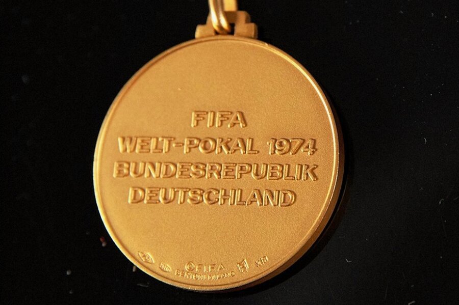 Am Sonntag können Sie Weltmeister werden - Das ist die WM-Medaille.