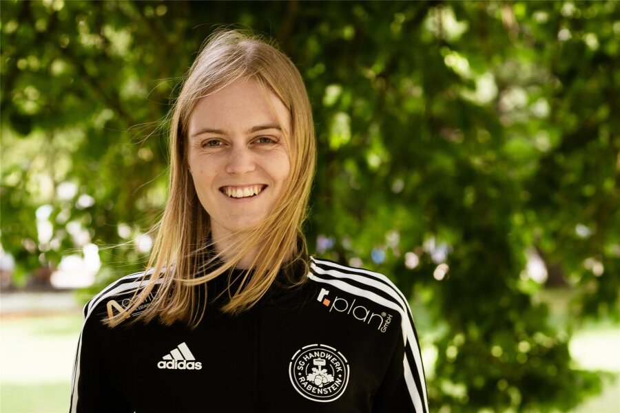 Amateur-Fußballerin aus Chemnitz spricht zur EM: „Bei England ist keine Spielidee erkennbar“ - Lilly Seifert ist riesiger Fußballfan. Die 21-Jährige spielt selbst aktiv bei Handwerk Rabenstein in der Landesklasse.