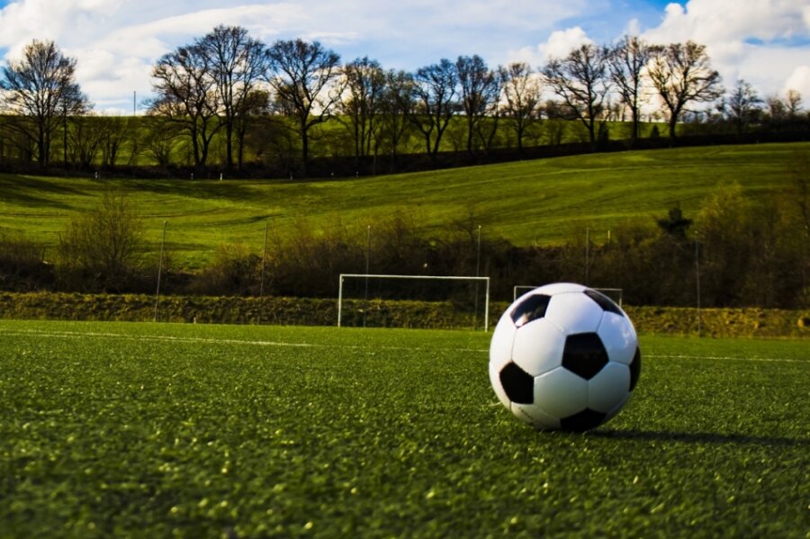 Amateursport geht in neuer Welle unter - Auf Mittelsachsens Fußballplätzen wird am Wochenende kaum ein Ball rollen. 