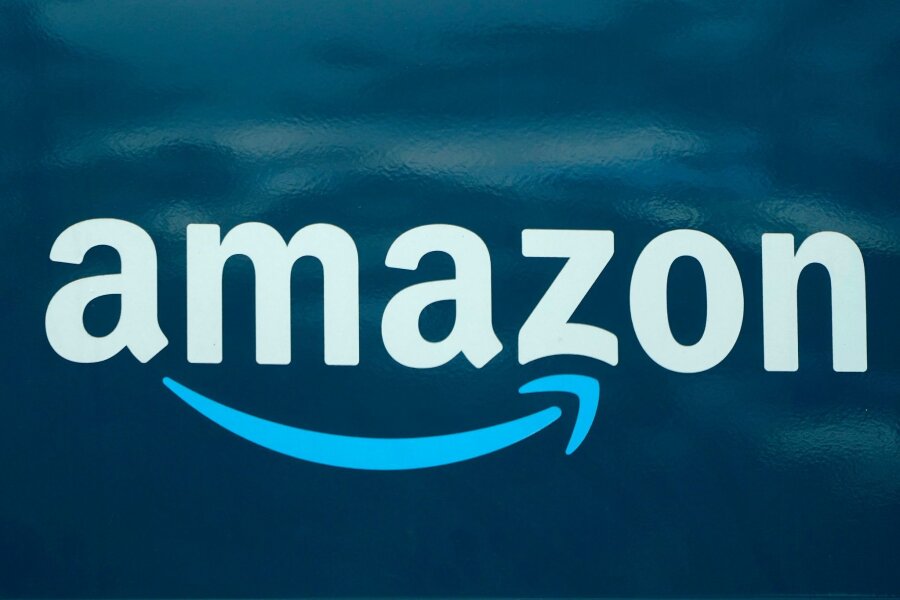 Amazon: Sieben Millionen gefälschte Artikel gestoppt - Amazon verkauft Waren nicht nur selbst, sondern tritt auch als Plattform für andere Händler auf.