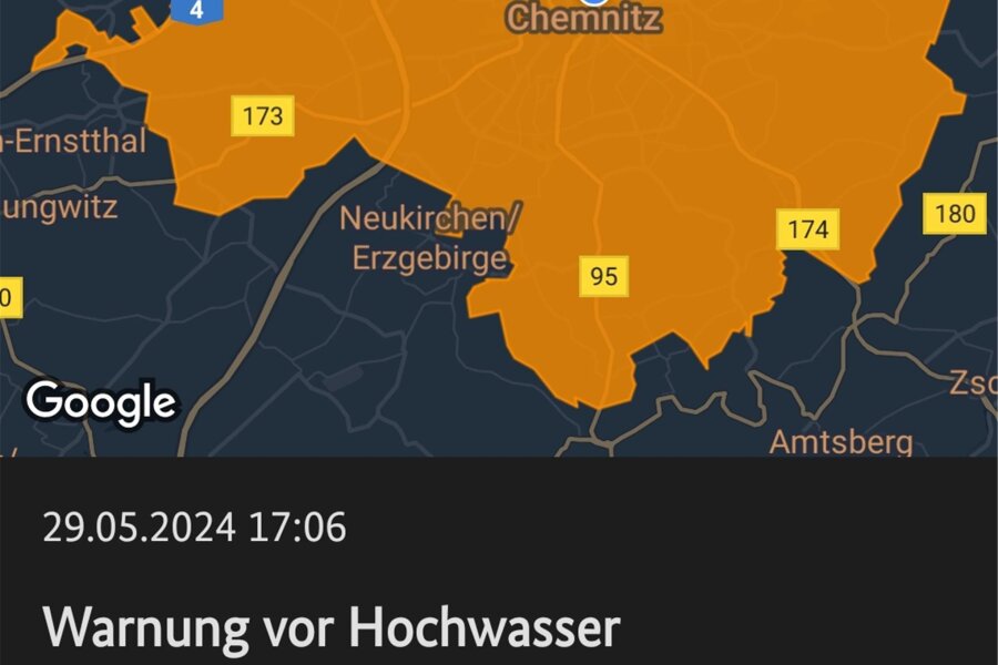 Amtliche Hochwasserwarnung für Chemnitz veröffentlicht - Die Hochwasserwarnung wurde am späten Mittwochnachmittag unter anderem über die Warn-App Nina verbreitet.