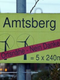 Amtsberg lehnt Windpark weiter ab - In Amtsberg hängen auch in der Weihnachtszeit Plakate der Bürgerinitiative, die 1300 Unterschriften gegen den Windpark gesammelt hat. 