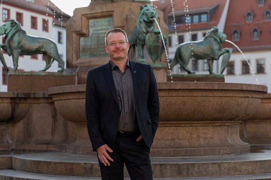 Überglücklich: Amtsinhaber Sven Krüger (parteilos) konnte zur Wahl des Freiberger Oberbürgermeisters am Sonntag mehr als 74 Prozent der gültigen Stimmen auf sich vereinen.
