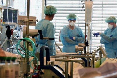 An der Corona-Pandemie verdient? Sachsens Krankenhäuser wehren sich gegen Manipulationsvorwürfe - Manipulation auf Intensivstationen? Diesen Verdacht weisen Mediziner und Krankenhäuser der Region entschieden zurück.