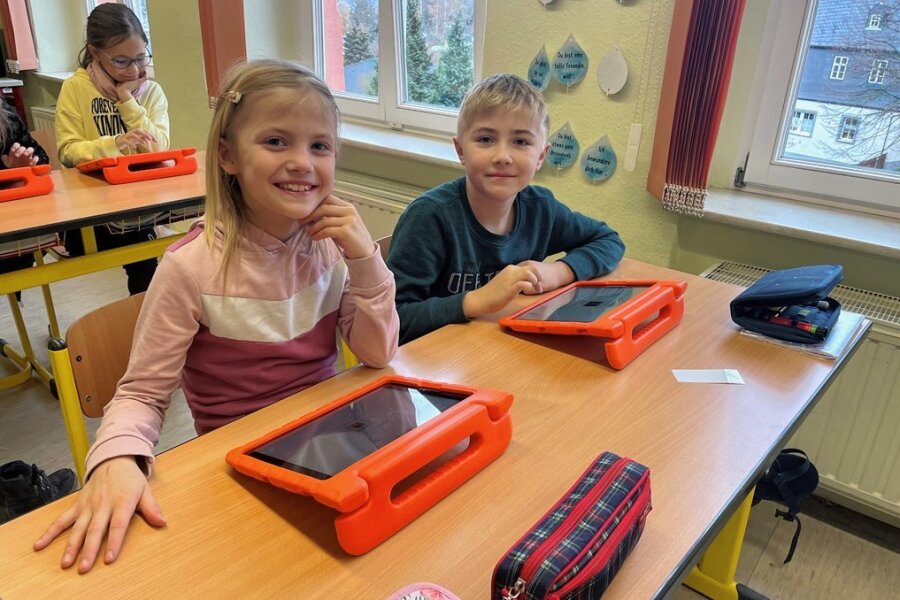 An dieser Schneeberger Schule wird ab jetzt digital gelernt - In der Pestalozzi-Grundschule in Schneeberg haben die Mädchen und Jungen moderne Technik bekommen. 