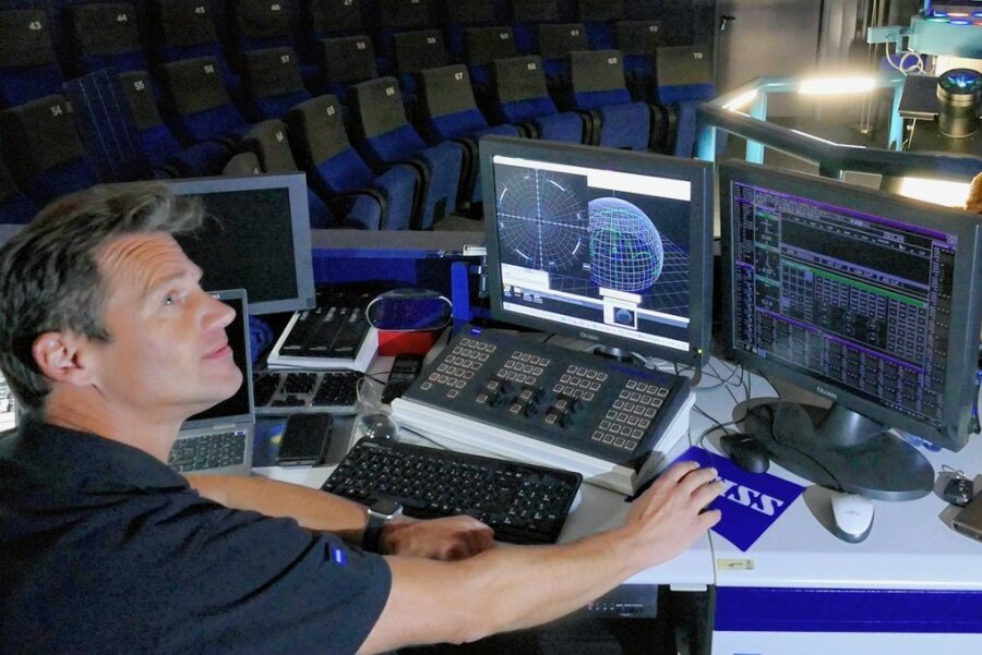 André Frenzel macht das Planetarium in Drebach für die Zukunft fit - 