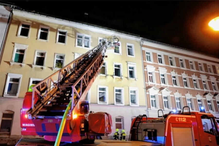 Personen kamen bei dem Brand nicht zu Schaden. Das Haus auf der Jakobstraße steht nach Angaben des Eigentümers heute leer. 