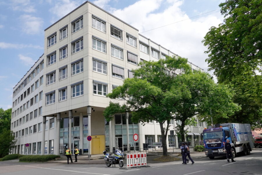 Angriff auf Jobcenter in Chemnitz simuliert: Großübung sorgt für Aufsehen