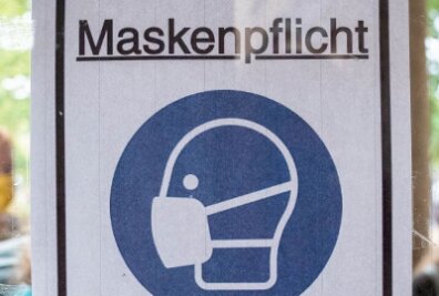 Angriffe auf Zugbegleiter der MRB: Konfliktpotenzial Maske - Nach wie vor ist es Alltag für die Kundenbetreuer, Fahrgäste dazu anzuhalten, FFP2-Masken korrekt zu tragen.
