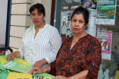 Angst um Familien am Hindukusch - Noorzba Hamidi (Mitte) und ihre Schwester Noorzia Shkira.