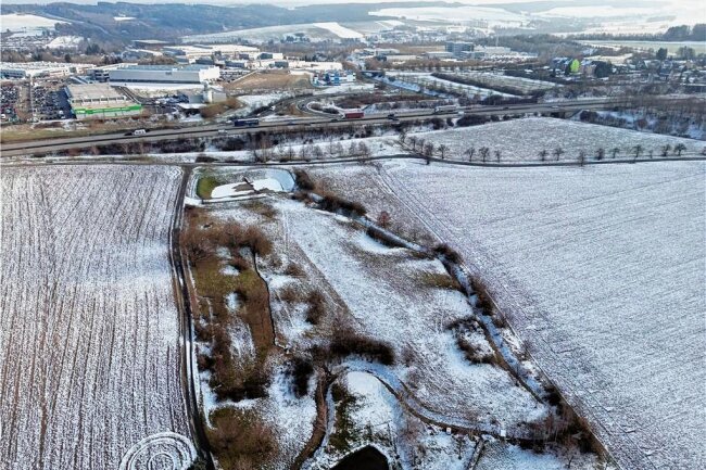 Angst vor Konkurrenz: Chemnitz gegen neues Stollberger Gewerbegebiet - Das geplante  Gewerbegebiet in Stollberg soll westlich der Autobahn 72  entstehen. Foto: Ralf Wendland