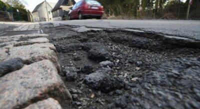 Angst vor Schlaglöchern: Für wenig genutzte Staatsstraßen soll es weniger Sanierungsgeld geben - 