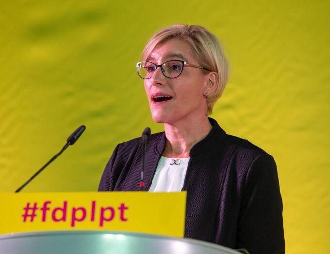            Anita Maaß (FDP) hält beim Landesparteitag der FDP Sachsen eine Bewerbungsrede.