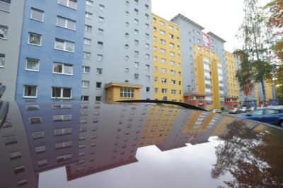 Anlage-Skandal um die Chemnitzer Newog: 6000 Kleinanleger bangen - Von 1997 bis 2011 hatten die Plattenbauten Wilhelm-Firl-Straße 10-28 in Chemnitz der Newog gehört, die sie modernisieren ließ.