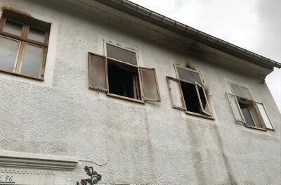 Annaberg-Buchholz: Mensch stirbt bei Wohnungsbrand - 