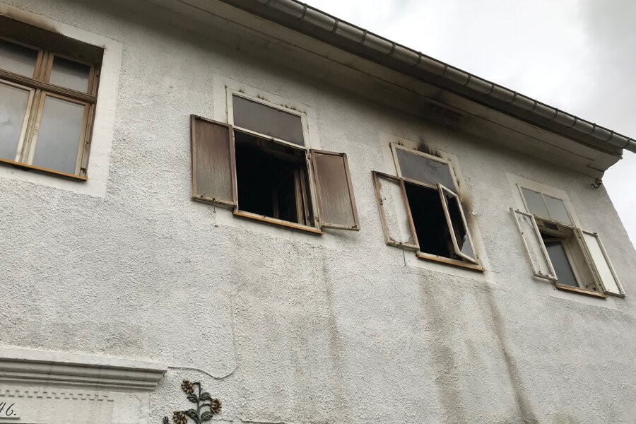 Annaberg-Buchholz: Mensch stirbt bei Wohnungsbrand - 