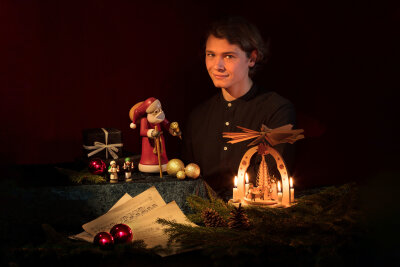 Der Annaberger Theaterpublikumsliebling Richard Glöckner hat seine erste Weihnachts-CD herausgegeben.